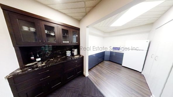 The Butterfield Exchange: 340 W Butterfield Rd, Elmhurst, IL 60126